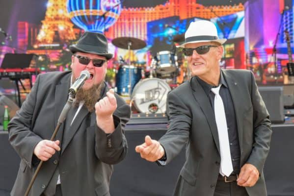 Die "Men in Black" Danny und Max bei der Arbeit.