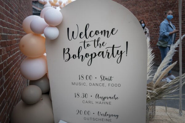 Ballons und Willkommensschild für die Hahne Holding Boho-Party, Event, Feier, Dekoration, networking.