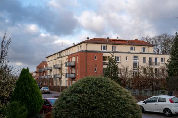 Moderne Wohnanlage mit nachhaltiger Architektur in Deutschland.