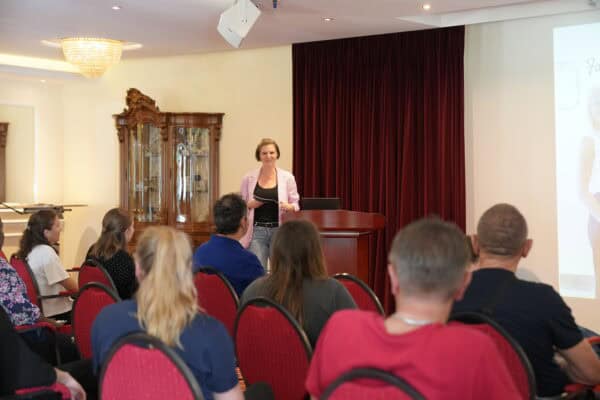 Vielfältiger Vortrag bei Hahne Holding, business und Innovationen im Fokus.