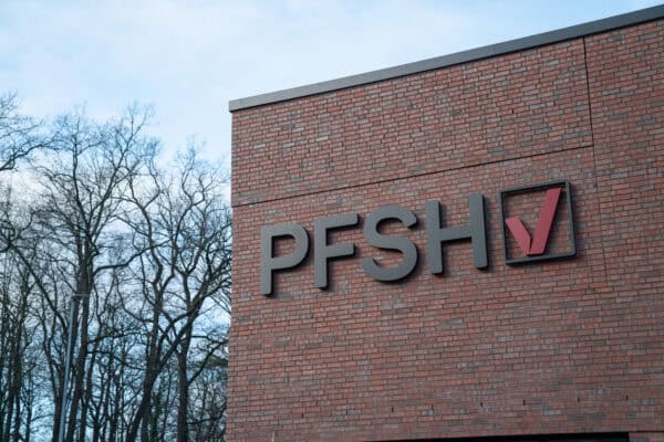 Pflegefachschule Hannover PFSH: Erfolgreicher Bauabschluss und Teamarbeit.
